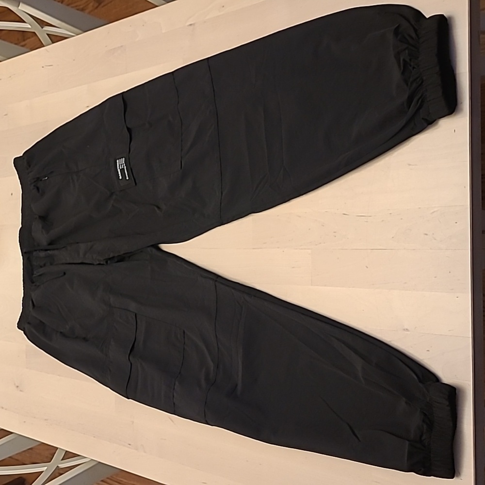 NWOT SANGTREE Black Weatherproof Cargo Pocket Joggers